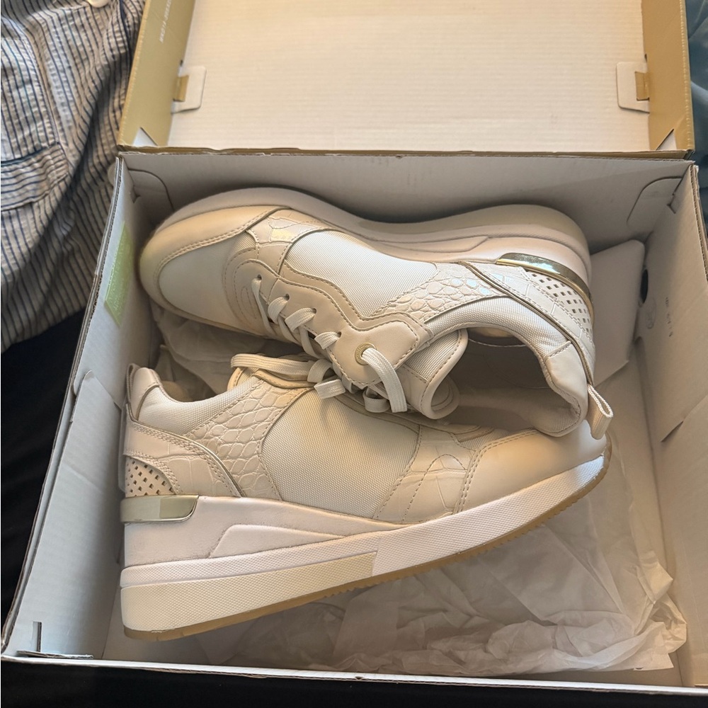 Michael Kors White Sneakers with Tan Soles - Picture 2 of 5